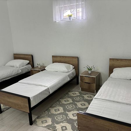 Hostel,Halal Хостел,Халал Tokmok Екстер'єр фото