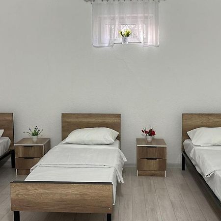 Hostel,Halal Хостел,Халал Tokmok Екстер'єр фото