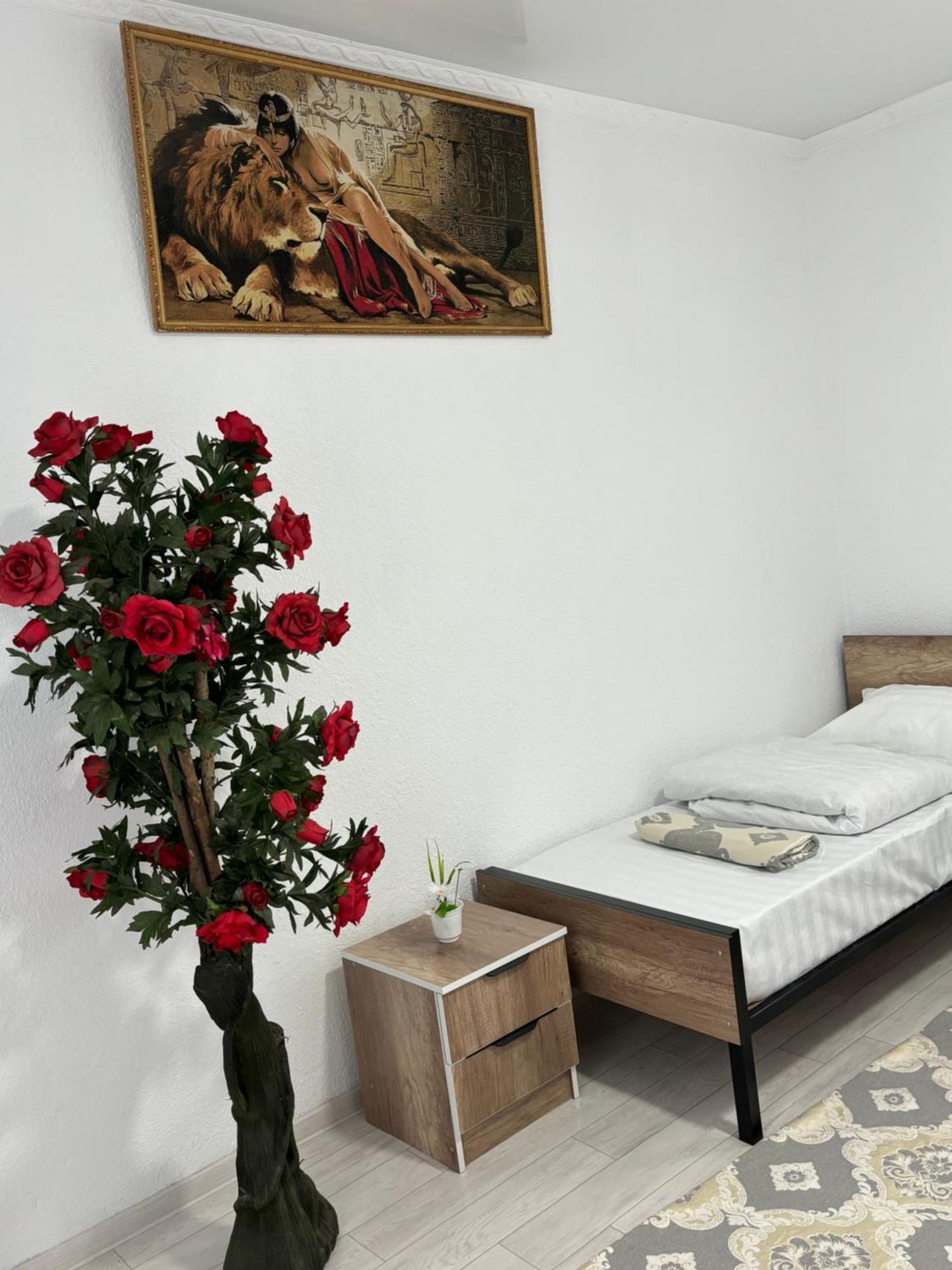 Hostel,Halal Хостел,Халал Tokmok Екстер'єр фото