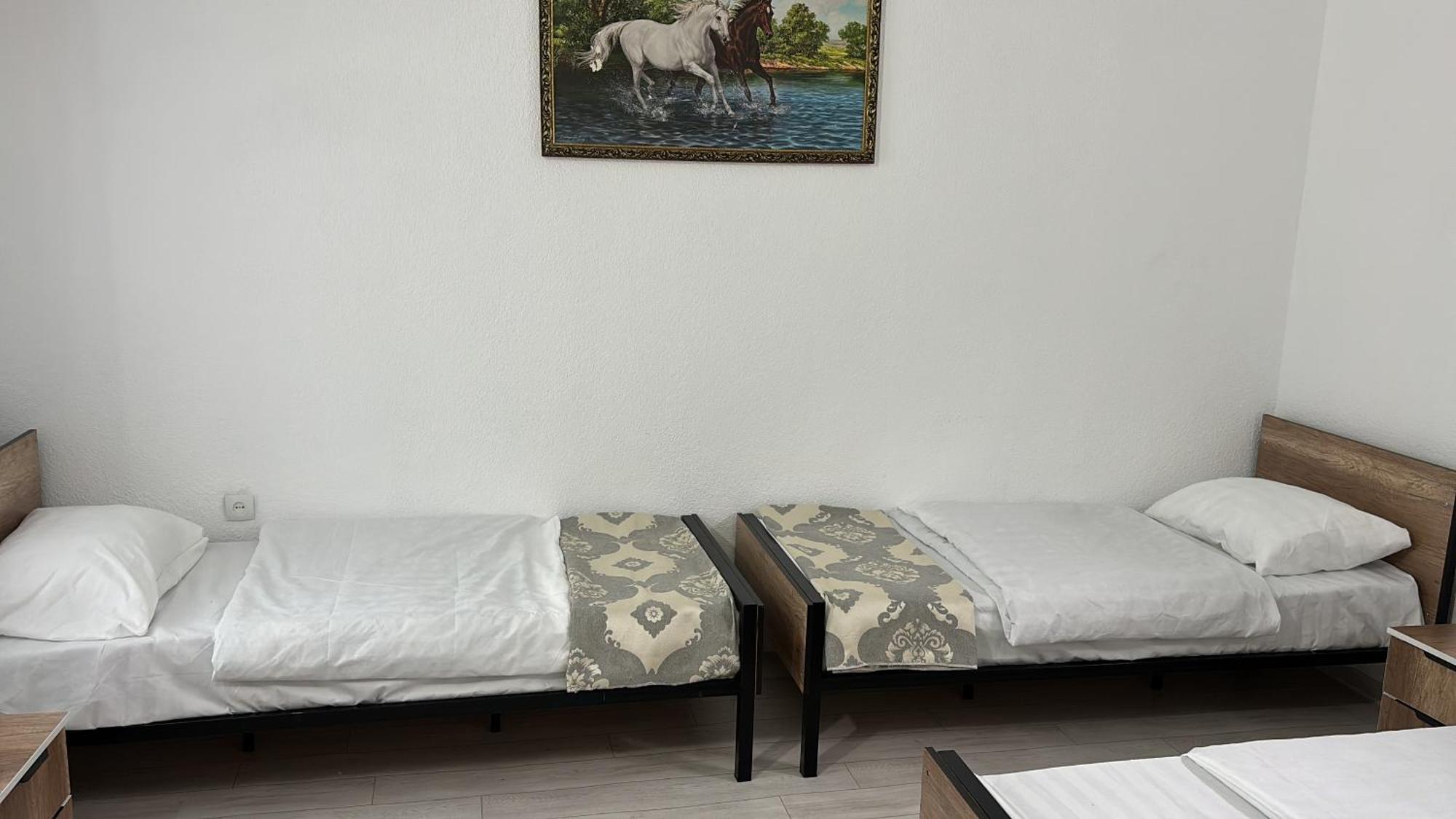 Hostel,Halal Хостел,Халал Tokmok Екстер'єр фото