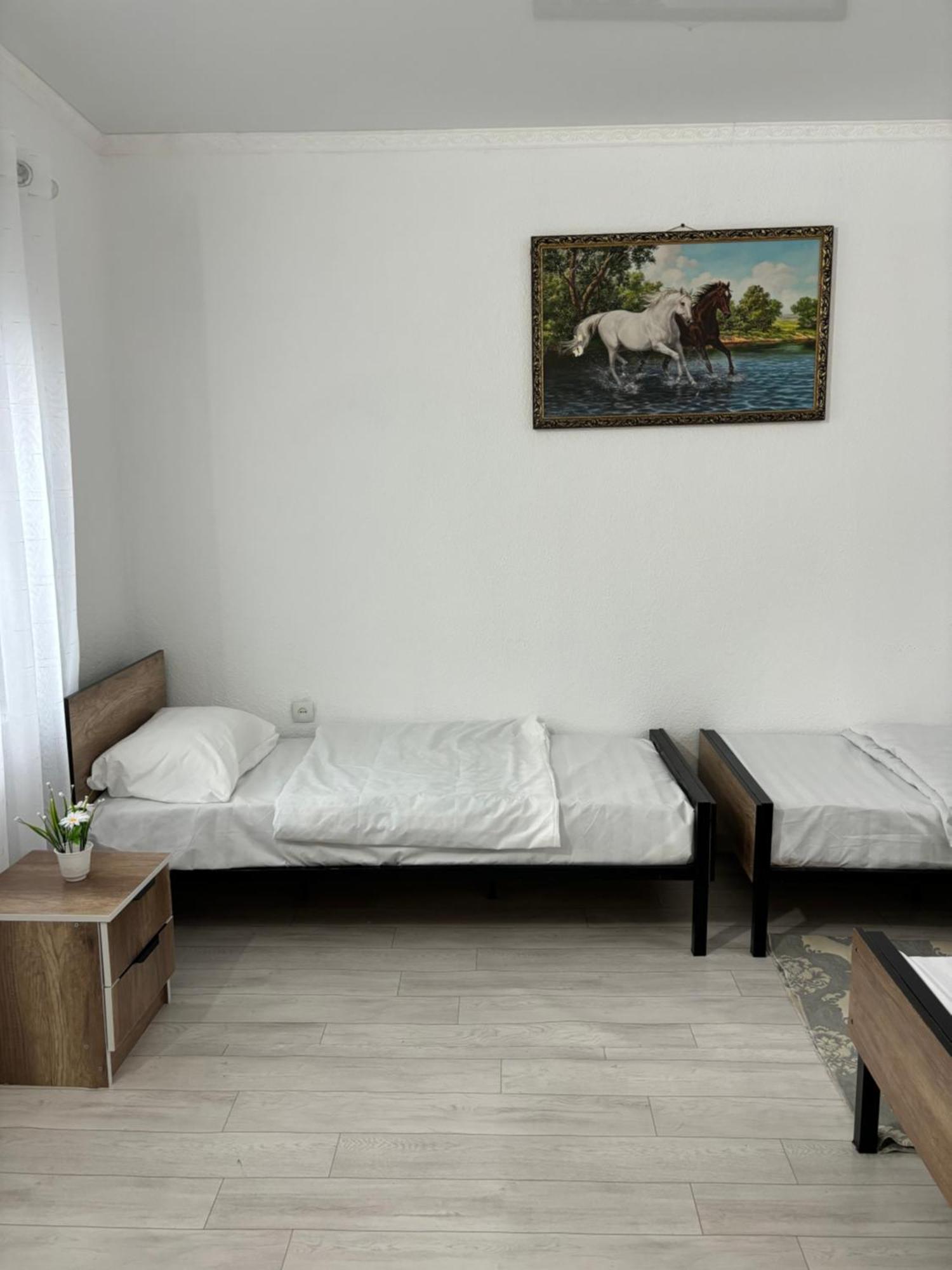 Hostel,Halal Хостел,Халал Tokmok Екстер'єр фото
