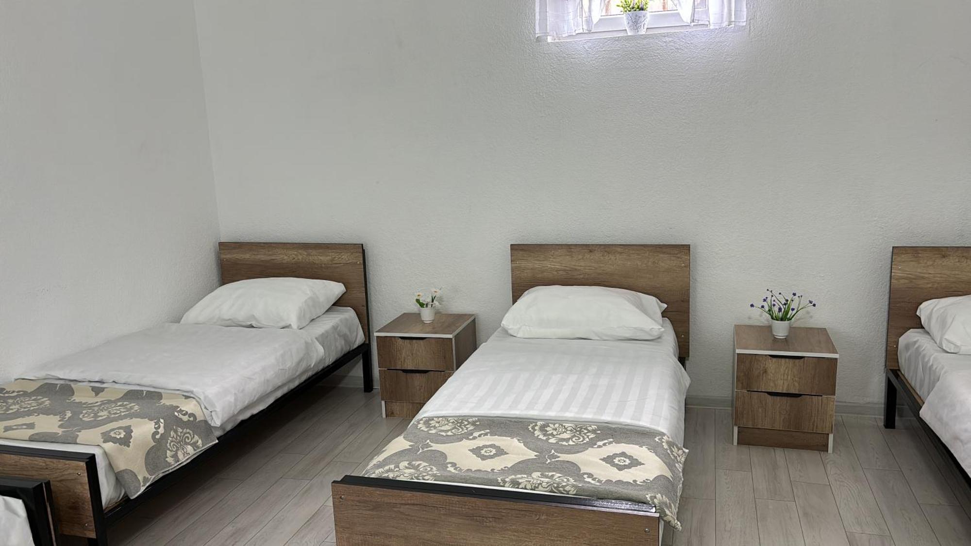 Hostel,Halal Хостел,Халал Tokmok Екстер'єр фото