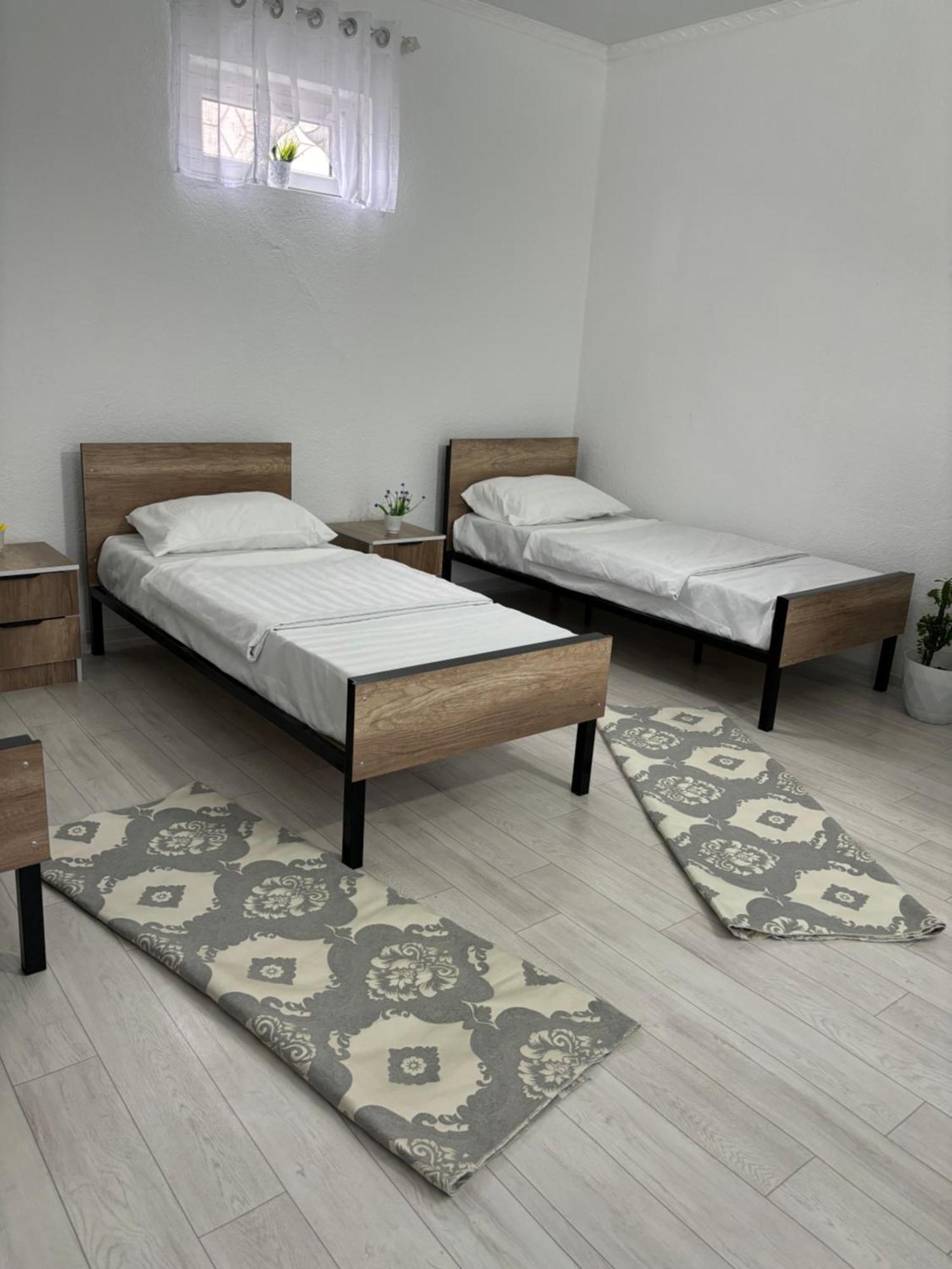 Hostel,Halal Хостел,Халал Tokmok Екстер'єр фото