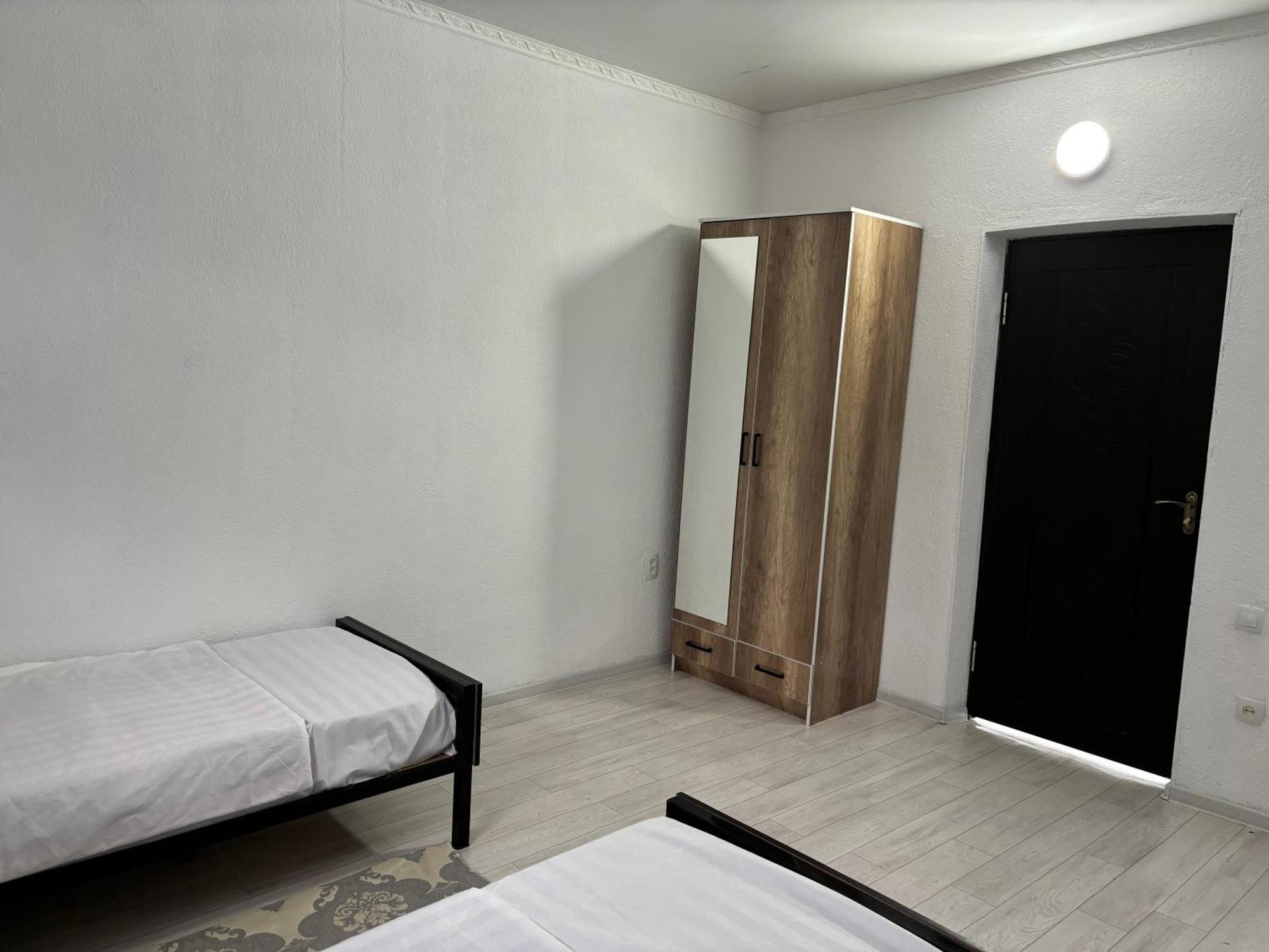 Hostel,Halal Хостел,Халал Tokmok Екстер'єр фото