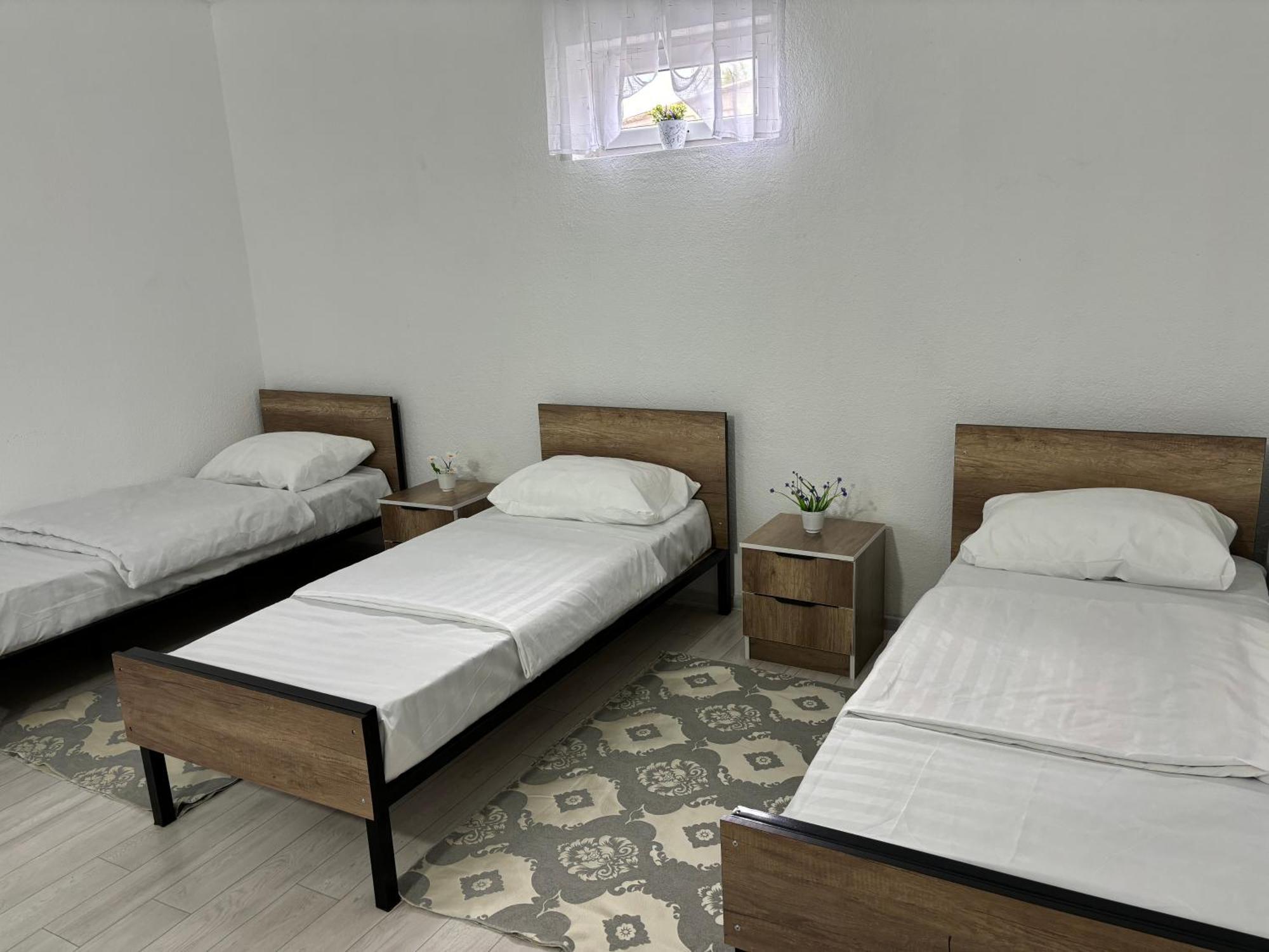 Hostel,Halal Хостел,Халал Tokmok Екстер'єр фото