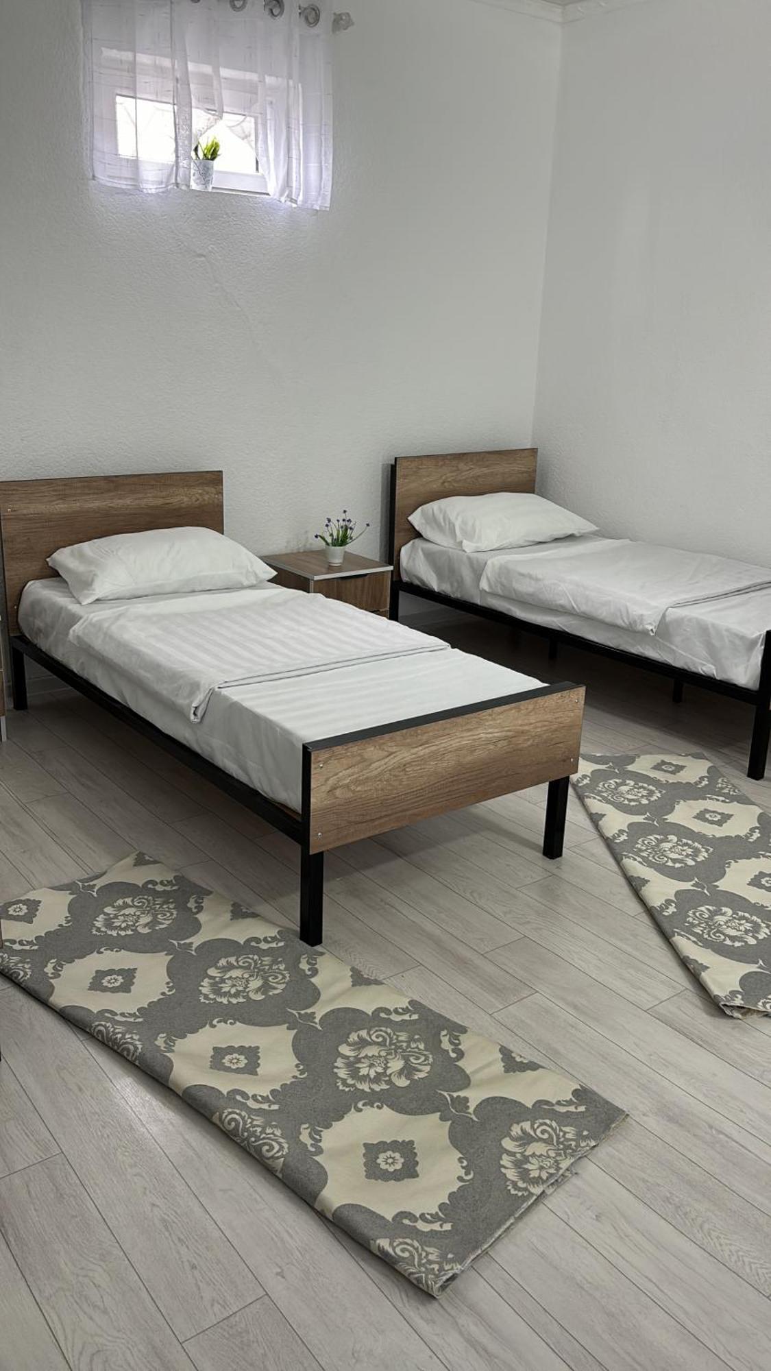 Hostel,Halal Хостел,Халал Tokmok Екстер'єр фото