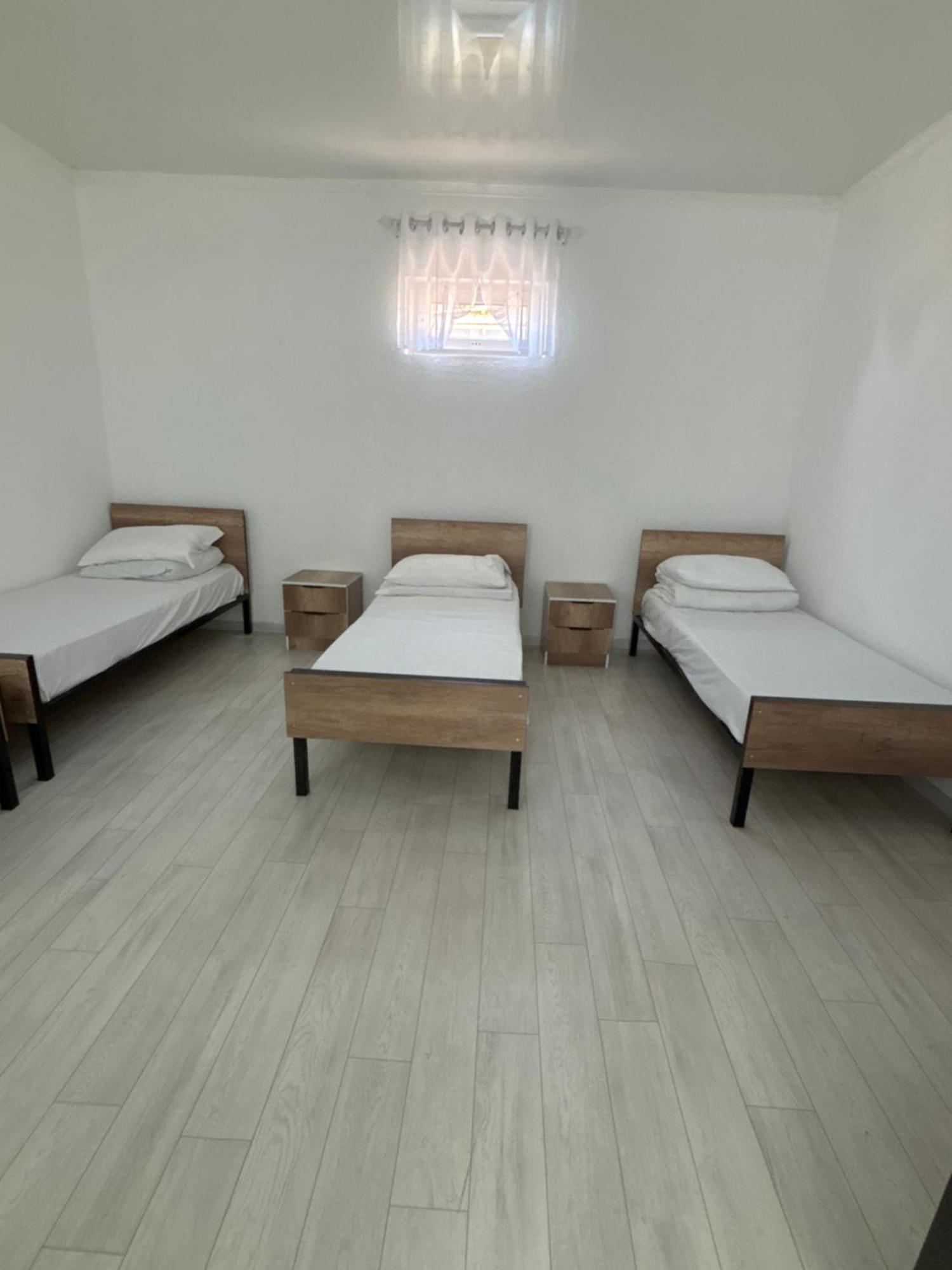 Hostel,Halal Хостел,Халал Tokmok Екстер'єр фото