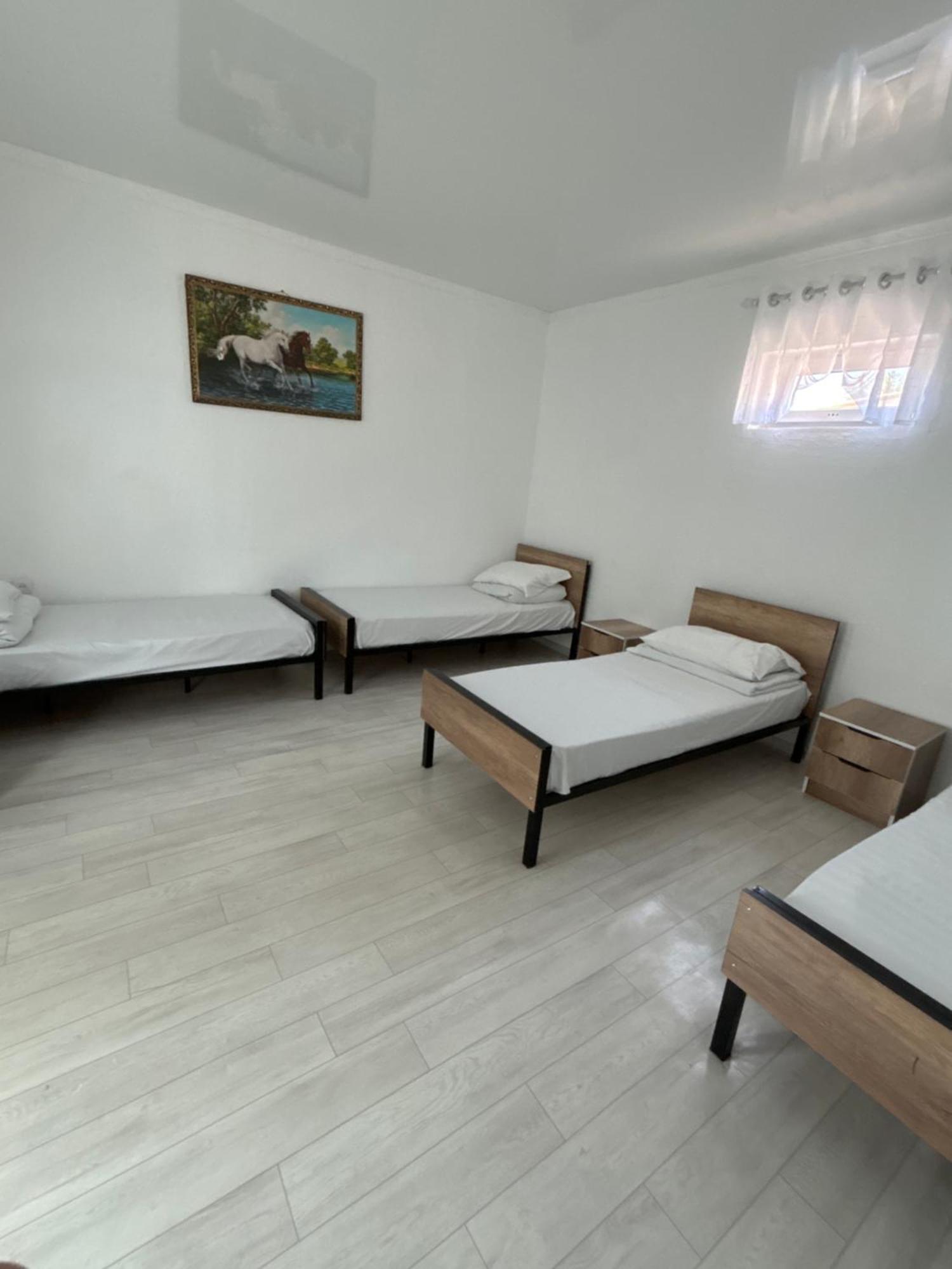 Hostel,Halal Хостел,Халал Tokmok Екстер'єр фото