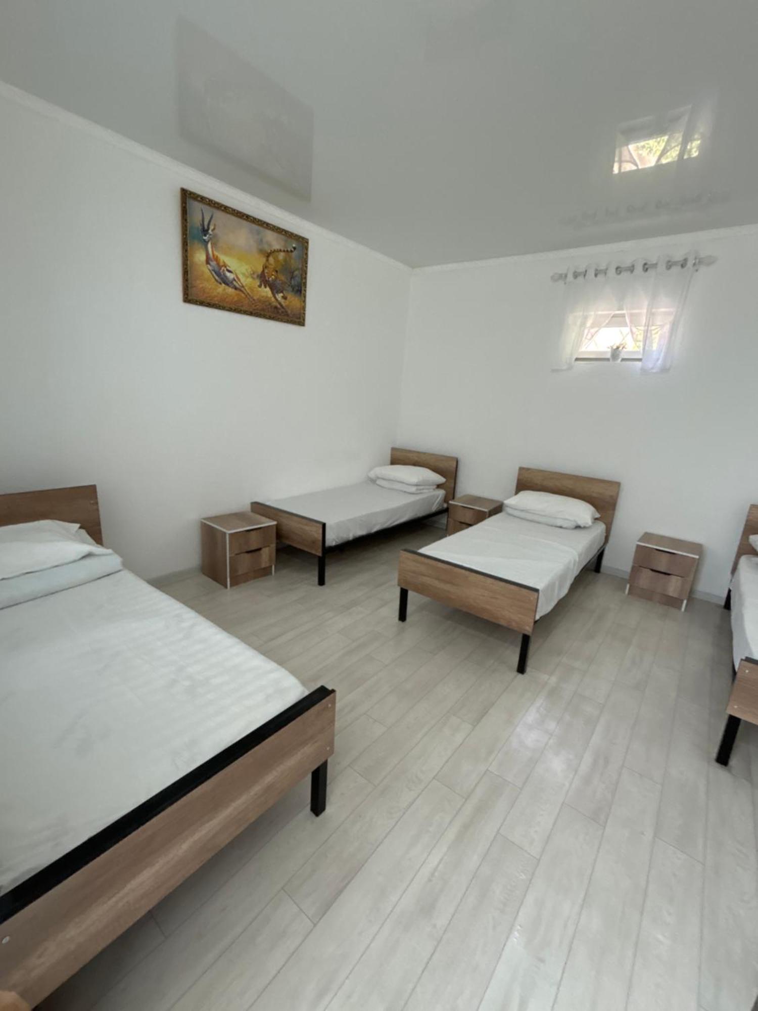 Hostel,Halal Хостел,Халал Tokmok Екстер'єр фото