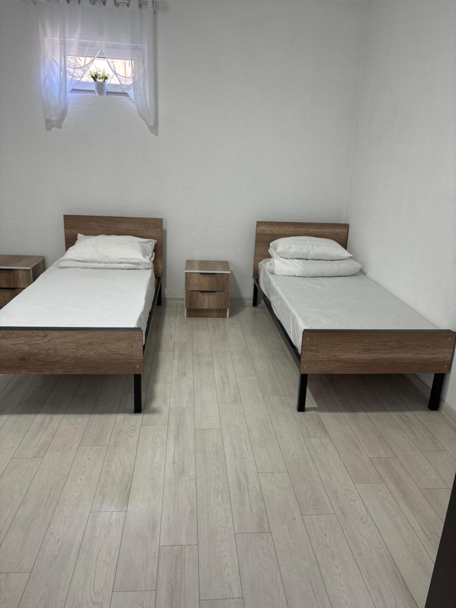 Hostel,Halal Хостел,Халал Tokmok Екстер'єр фото